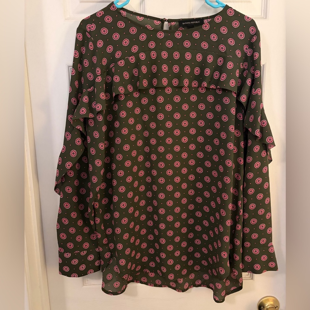 Banana Republic Olive/Army Green and Pink Patterned Blouse SZ M